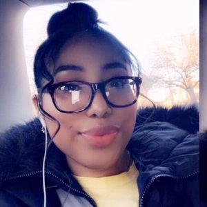 Meet your Posher, Kelly